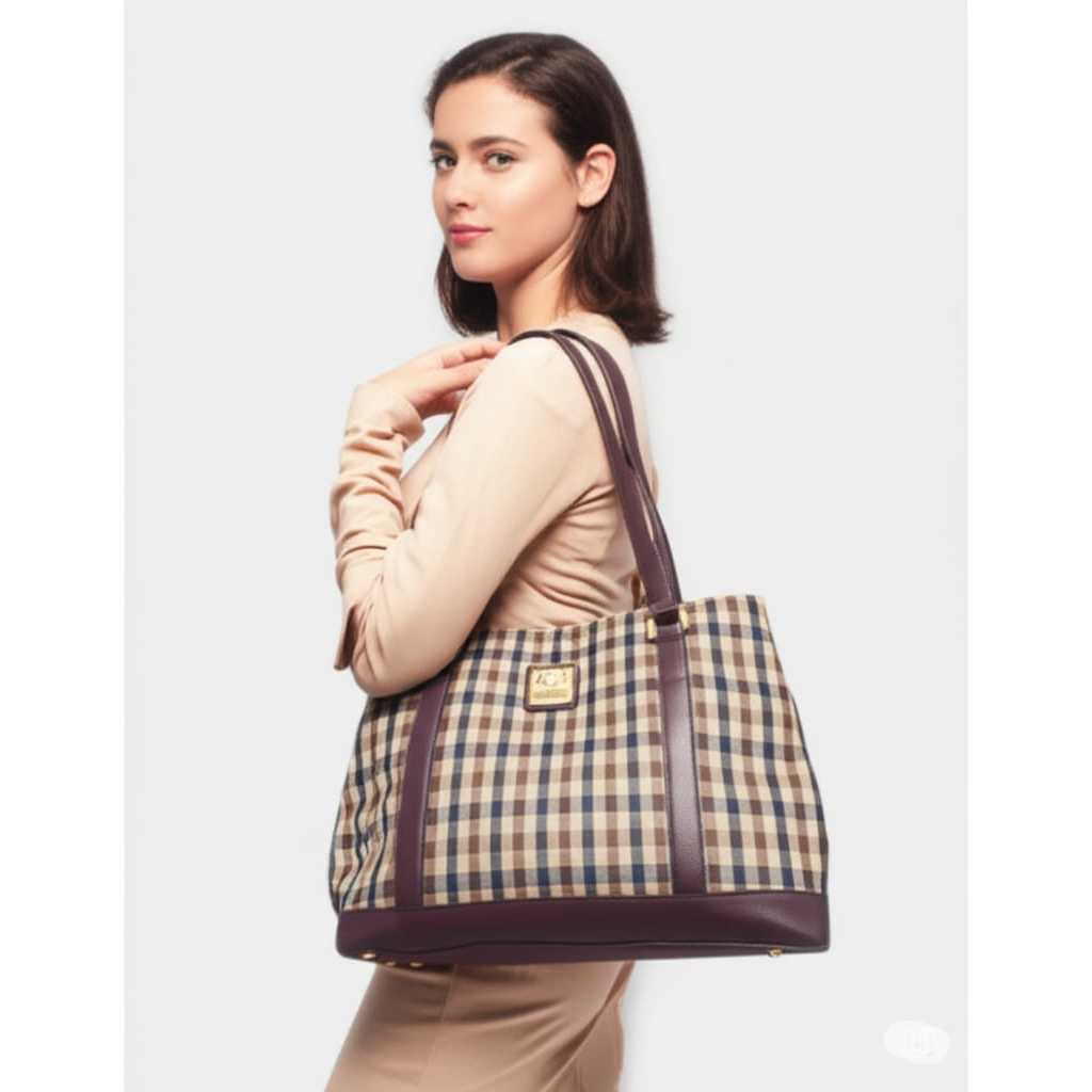 Tas Aquascutum London Leather Handbag Original