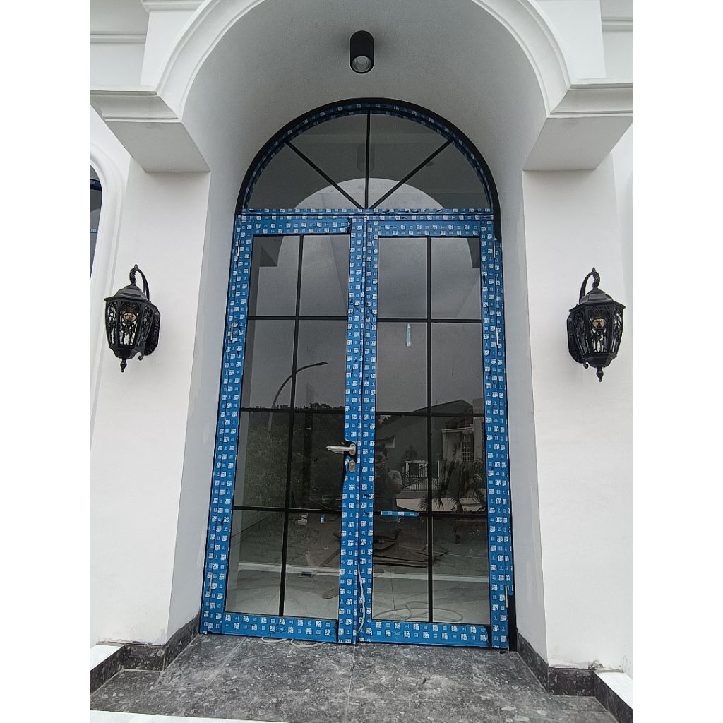 PINTU UTAMA ALUMINIUM YKK