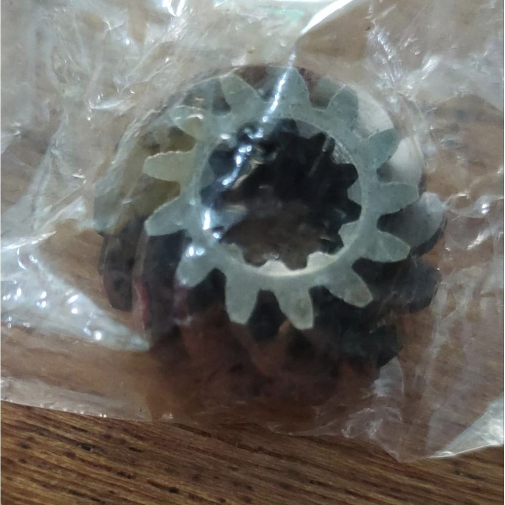 Gear pinion untuk tohatsu 5hp