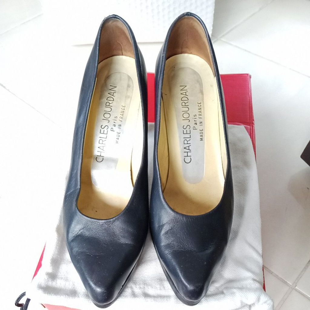 Sepatu kulit wanita preloved branded