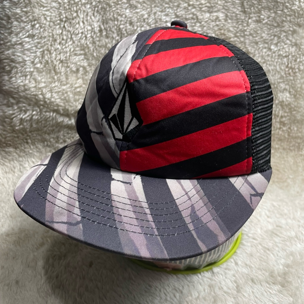 Trucker Cap / Topi VOLCOM original warna merah