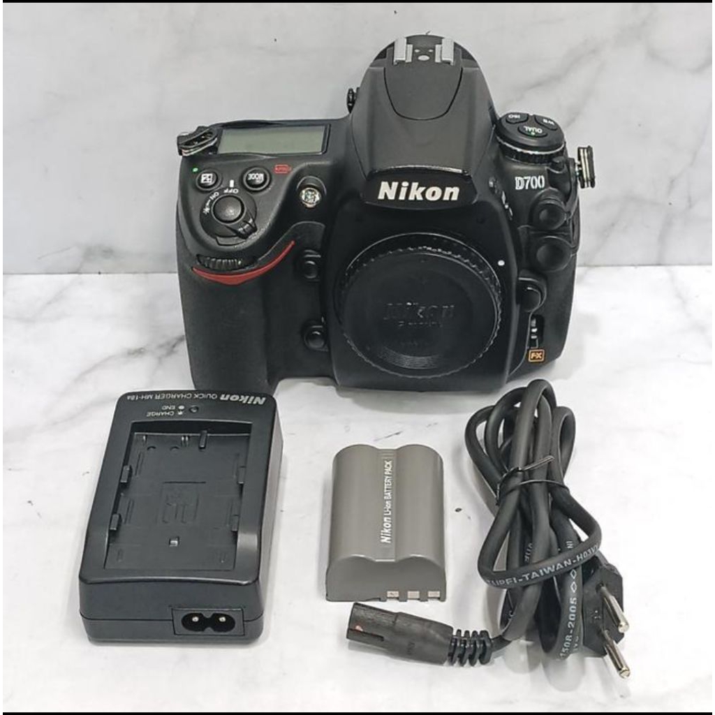 NIKON D700 BODY ONLY MULUS MURAH BERGARANSI