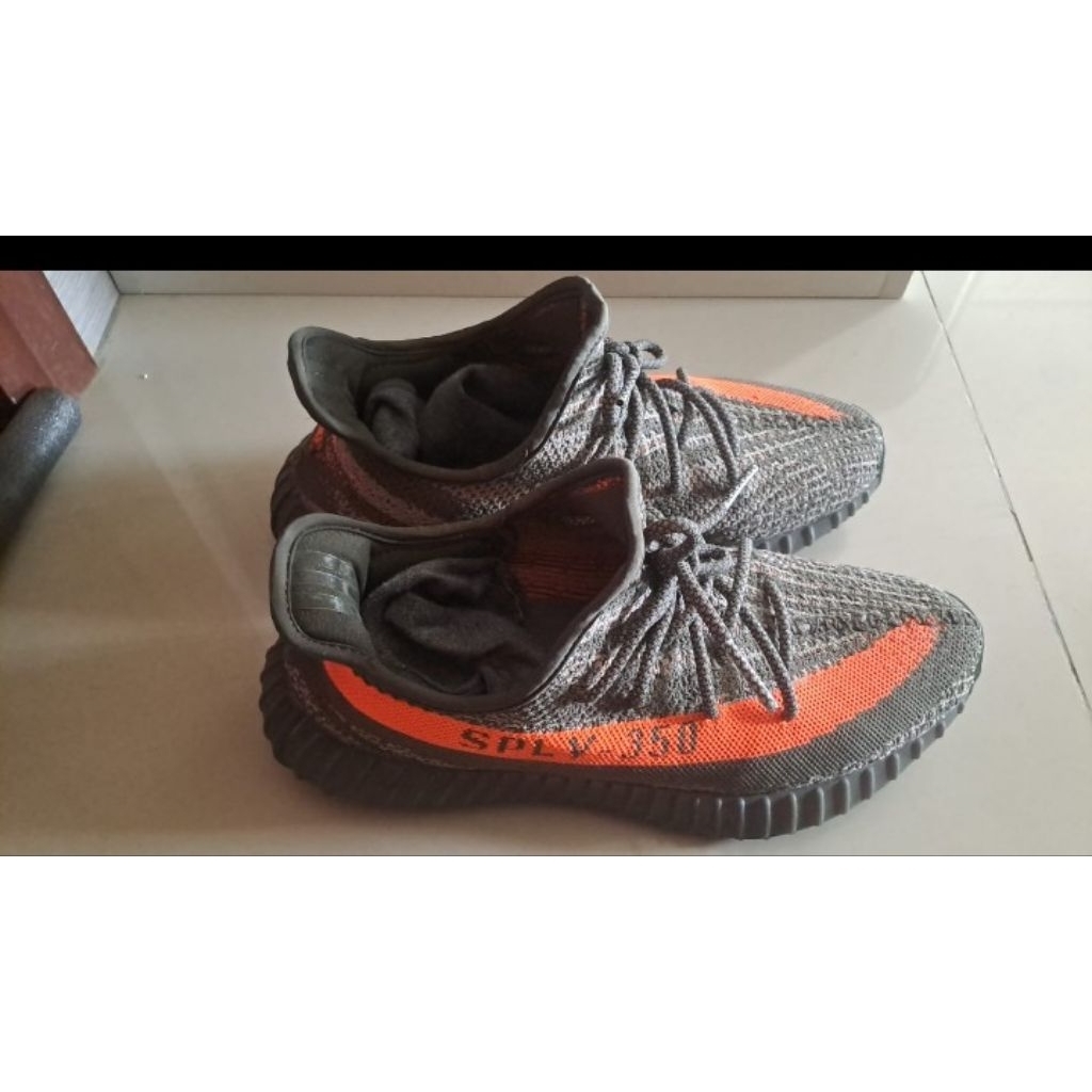Adidas Yeezy Boost 350 V2 Beluga Original Preloved - Size 43 - Kondisi Mulus & Nyaman Dipakai