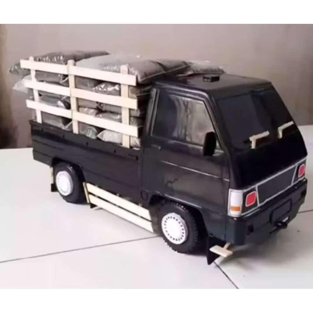 miniatur mobil pickup L300 bisa berputar
