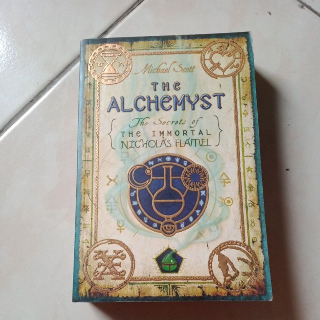 buku the alchemist the secrets of the immortal Nicholas flamel