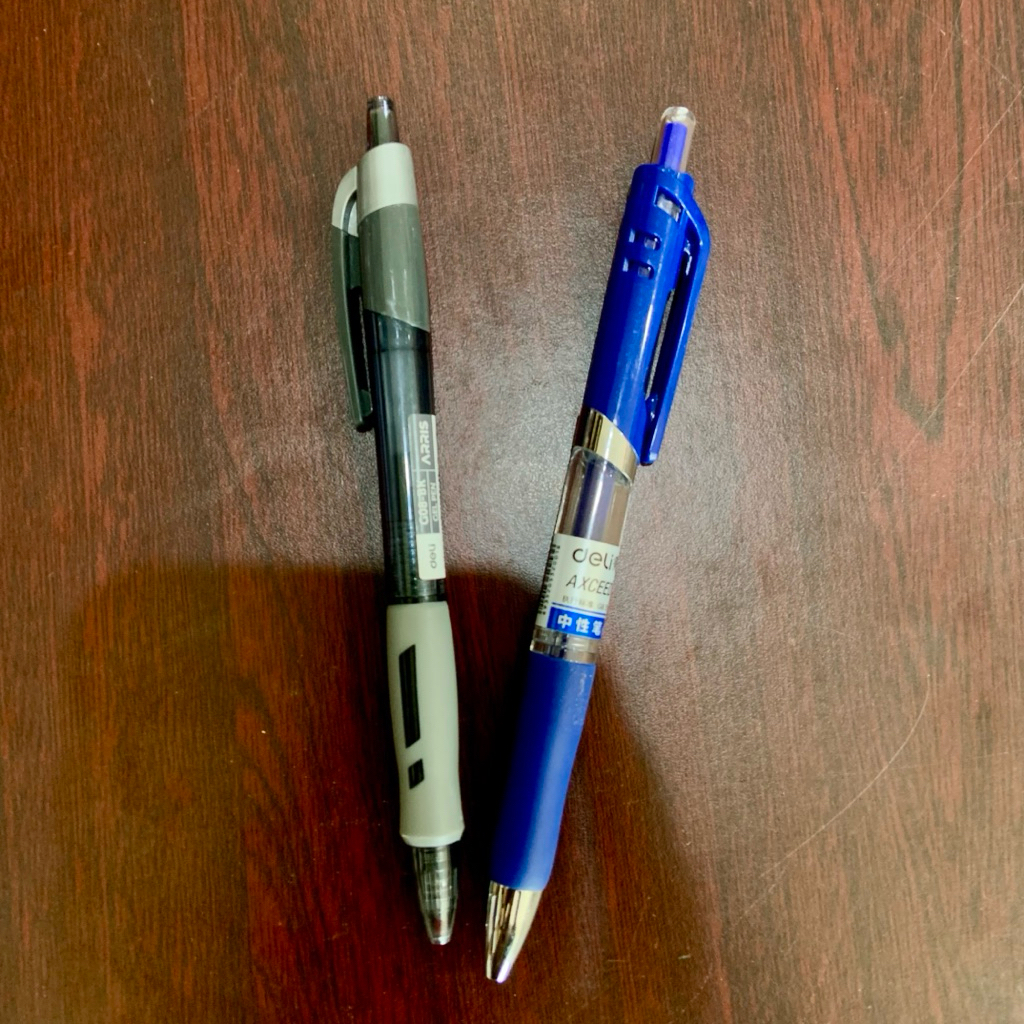 DELI bolpoin bolpen pulpen cetit gel pen anti macet kode S01 & G08-BK  warna biru dan hitam 0.5mm TT