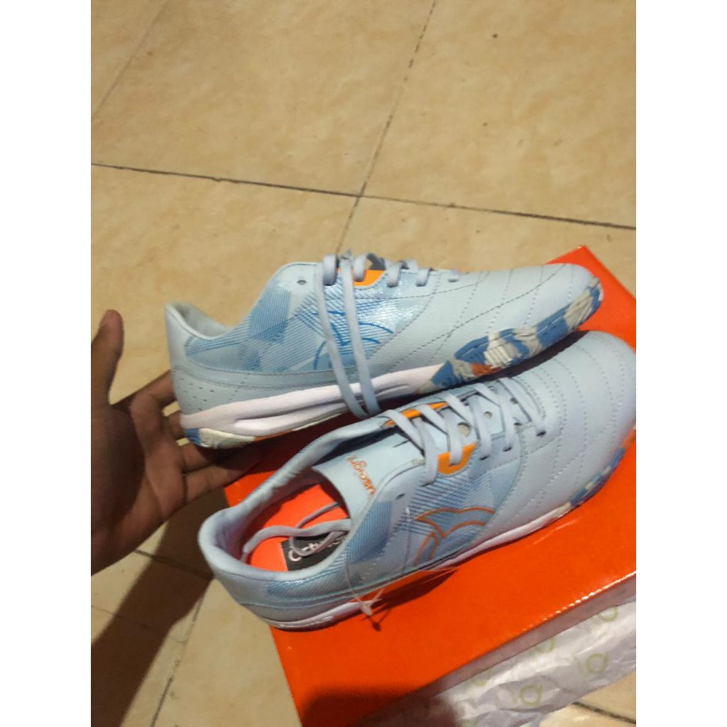 sepatu futsal ortuseight jogosala second