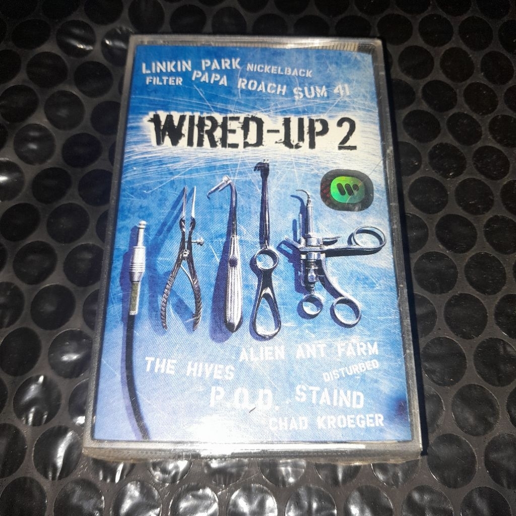 kaset pita wired up 2 (linkin park,staind,the hives,disturbed) / segel