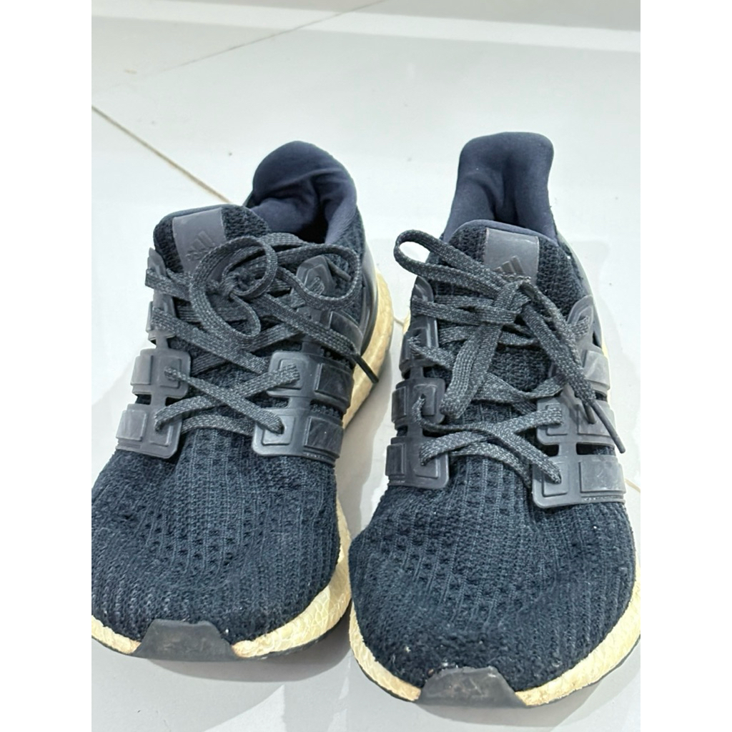 Original Sepatu Adidas Ultra Boost size 9