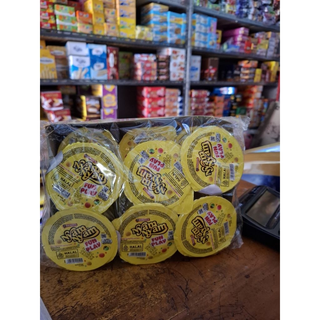 Nyam Nyam Isi 12pcs – Snack Coklat Anak & Dewasa | Grosir Snack Alan Putra Shop