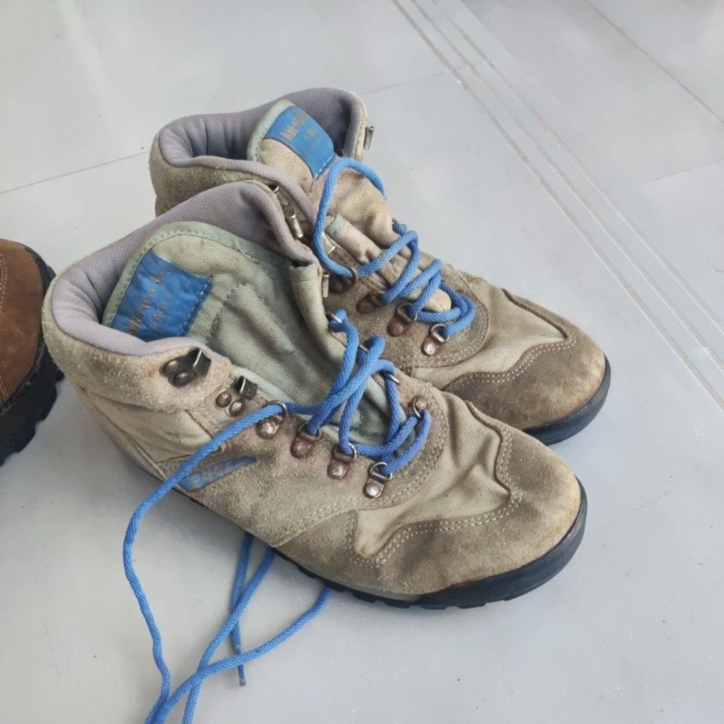 sepatu outdoor merrell bekas pakai zise 41 insole 26