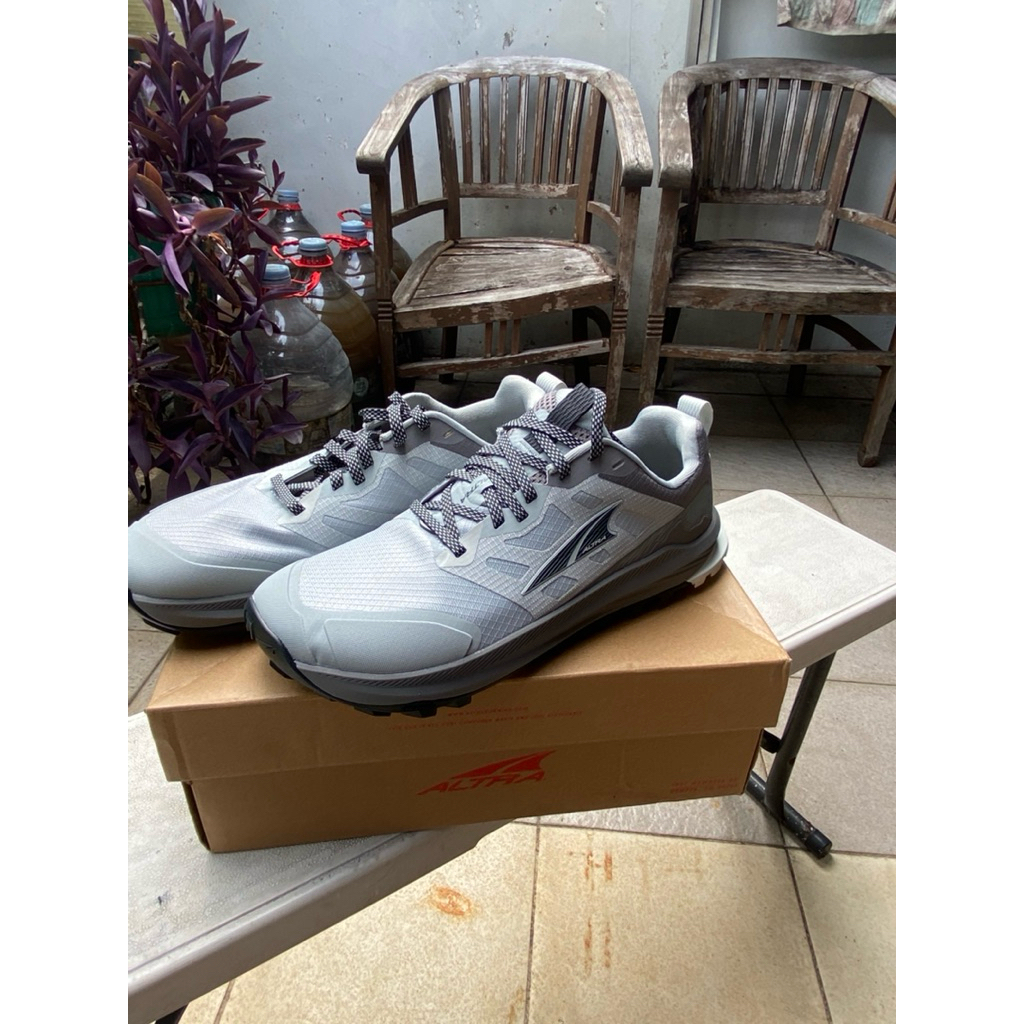 Altra Lone Peak 9 Gray
