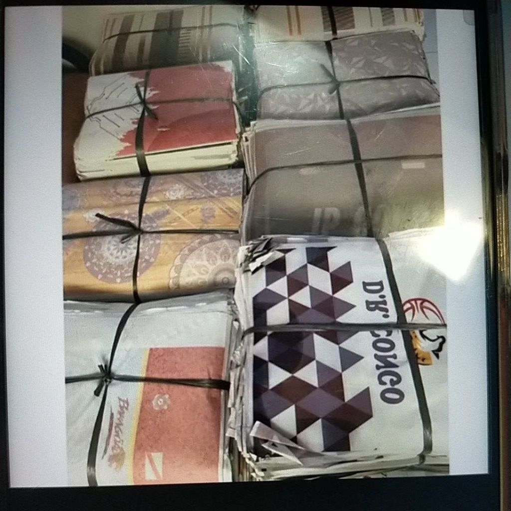 kertas koran bekas sablon percetakan layak pakai