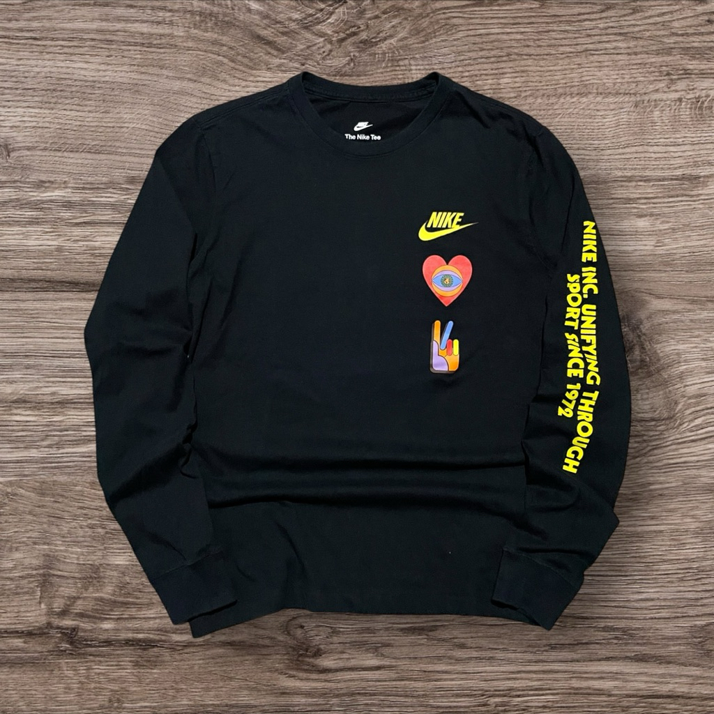 PRELOVED NIKE SPELLOUT TSHIRT