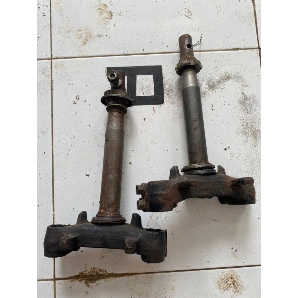 T Segitiga Shock Depan Honda Vario 110 Vario Techno 110 Karbu Original