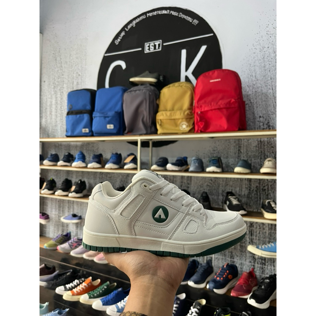 Airwalk CHAN White