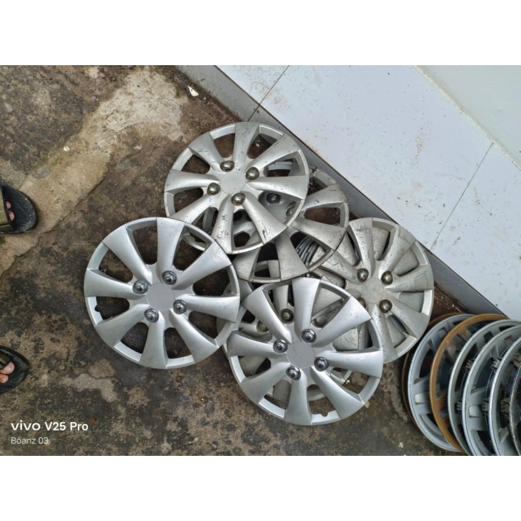 Tutup veleg cover wheel dop mobil DAIHATSU AYLA ring 13 Bahan original