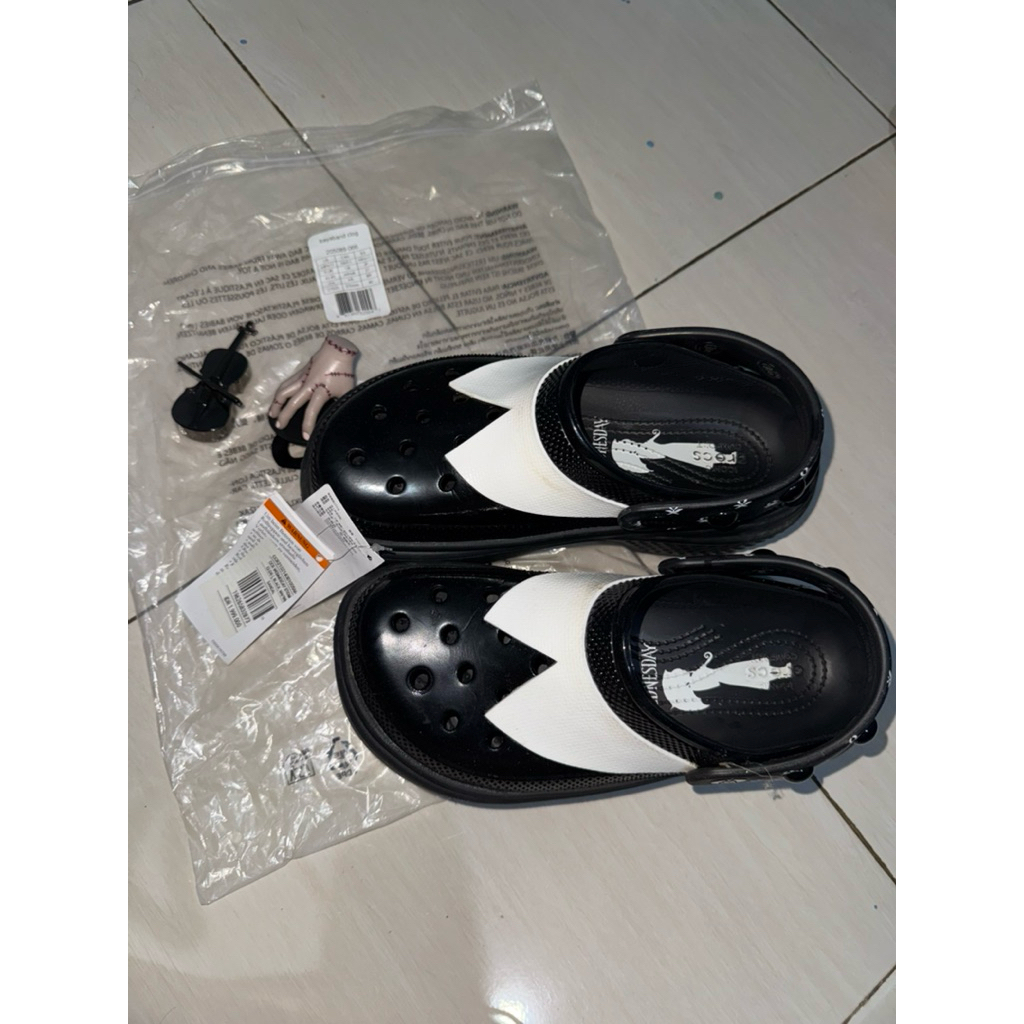 preloved crocs wednesday