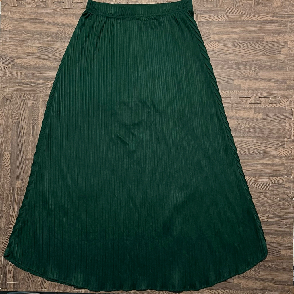 Preloved rok plisket hijau botol