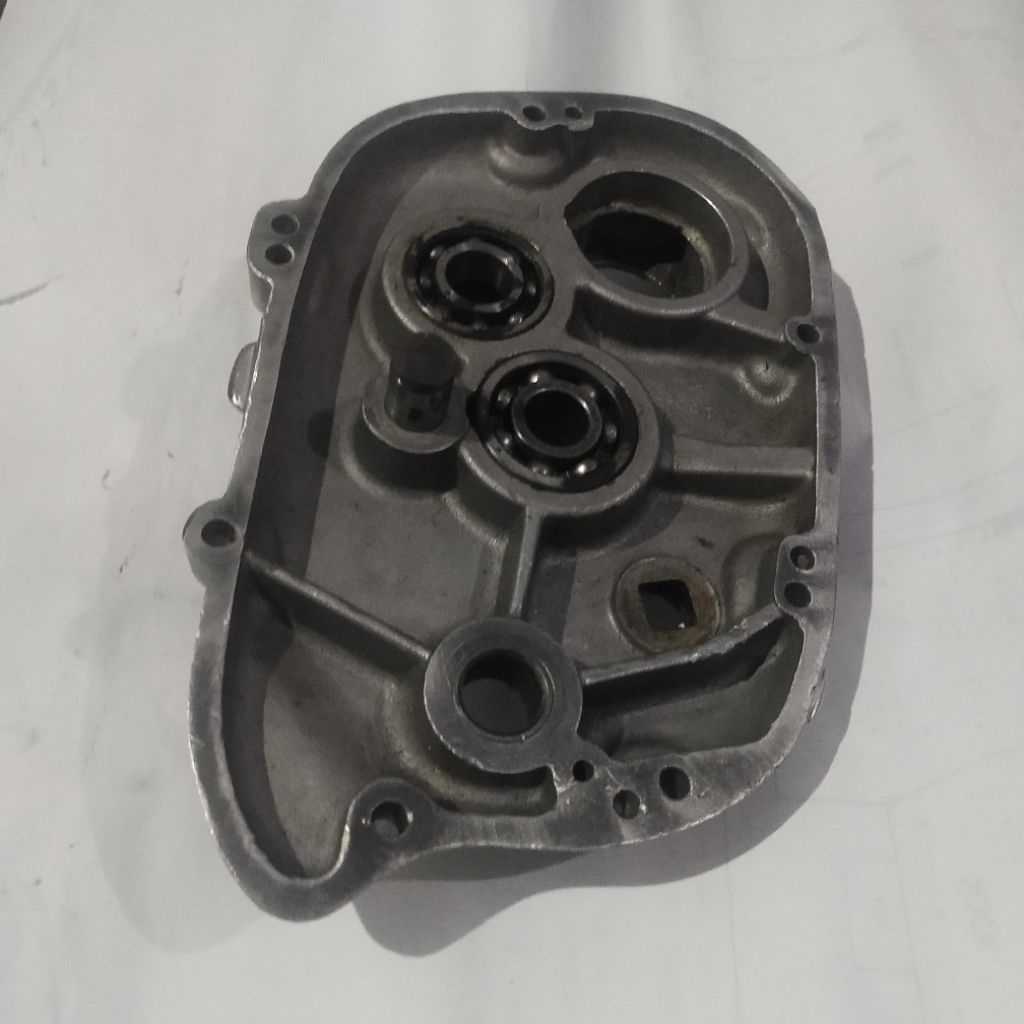 Tutup Transmission Case motor BMW R27