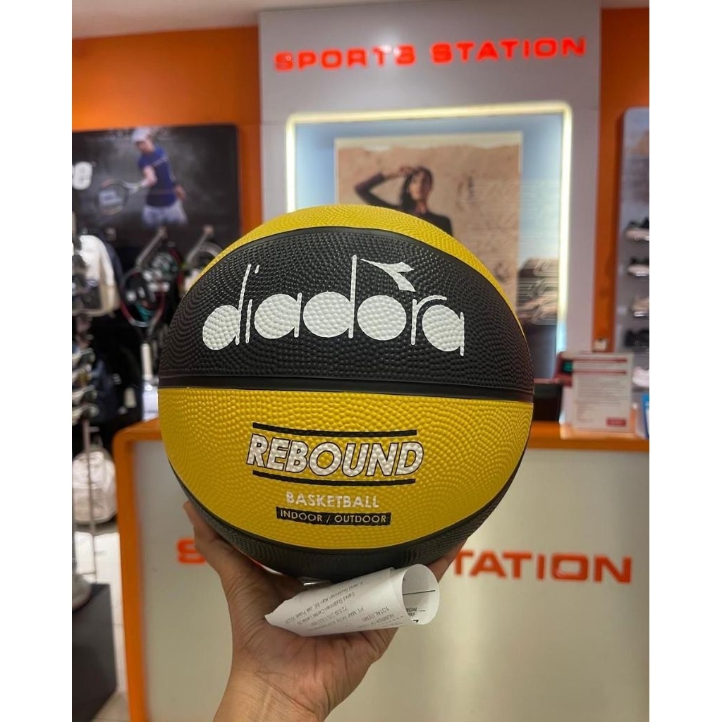 Diadora Bola basket