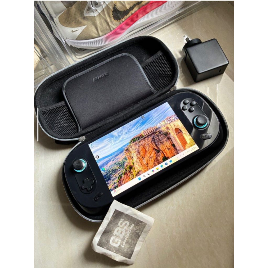 Ayaneo 2S Ryzen 7 7840 2TB / 32GB AyaNeo