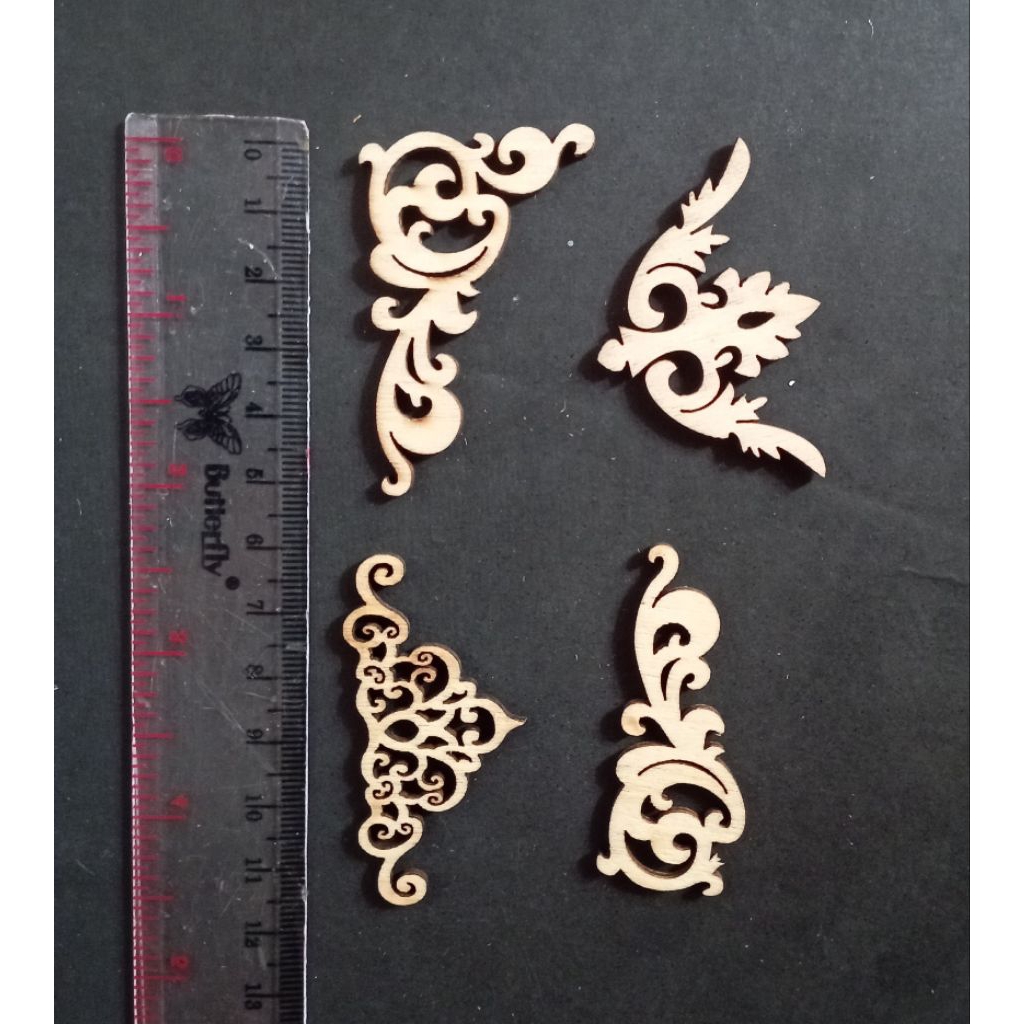 Sudut kayu papan mdf