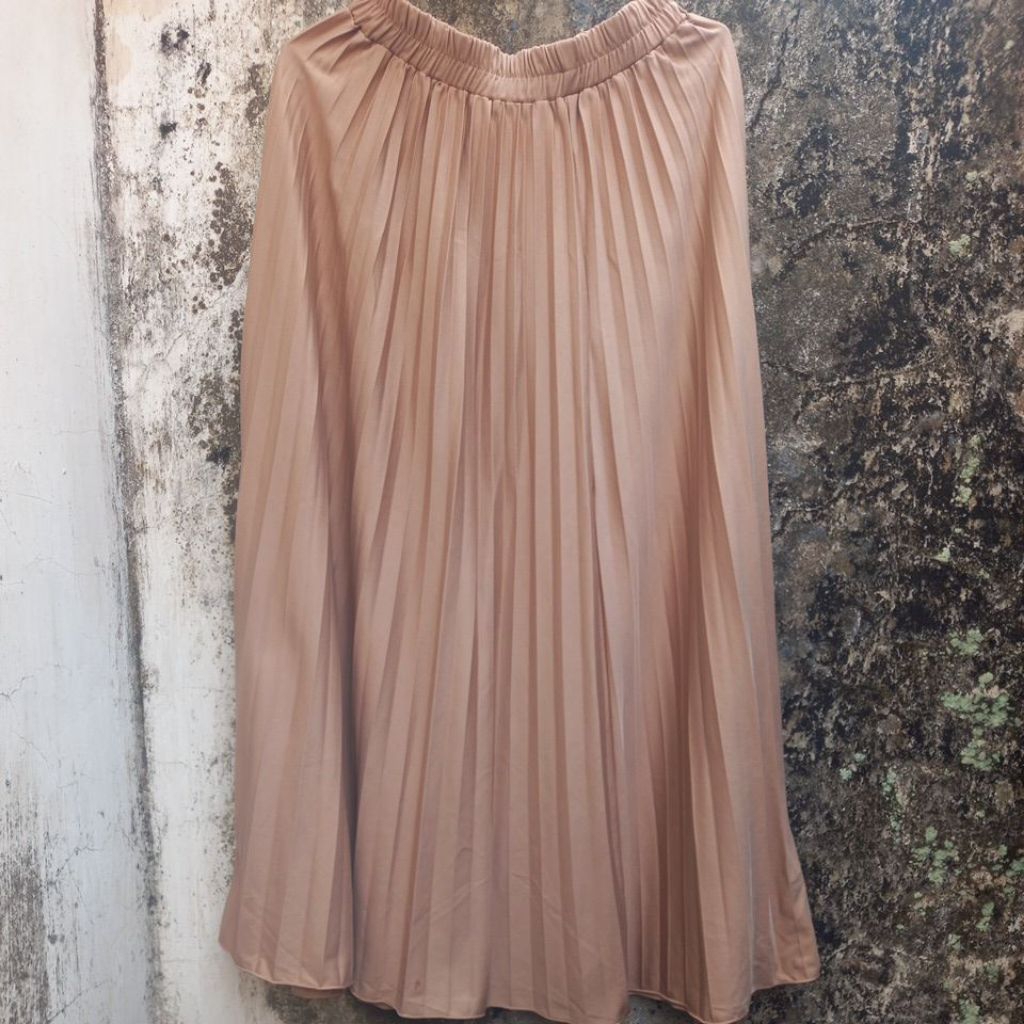 rok plisket warna coksu