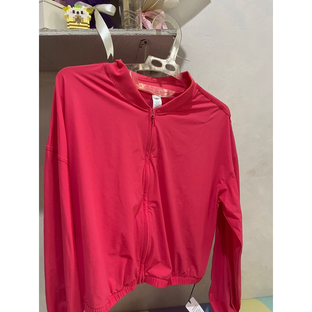 Preloved jaket running aloyoga size L Negotiable 100% ORIGINAL