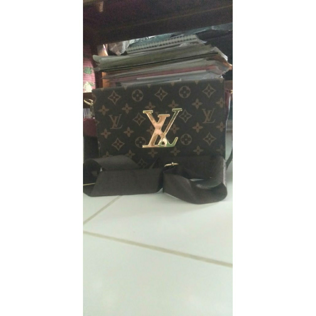 Tas Selempang Wanita Preloved LV Style – Motif Monogram Cokelat, Elegan & Stylish