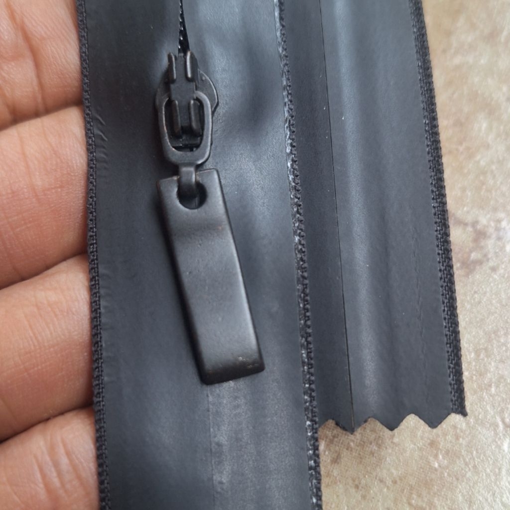 Resleting Zipper No 3 & 5 Kantong Jaket Celana Tas Anti Air YKK & Eks Brand