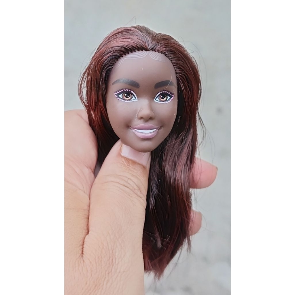 Kepala boneka Barbie fashionista