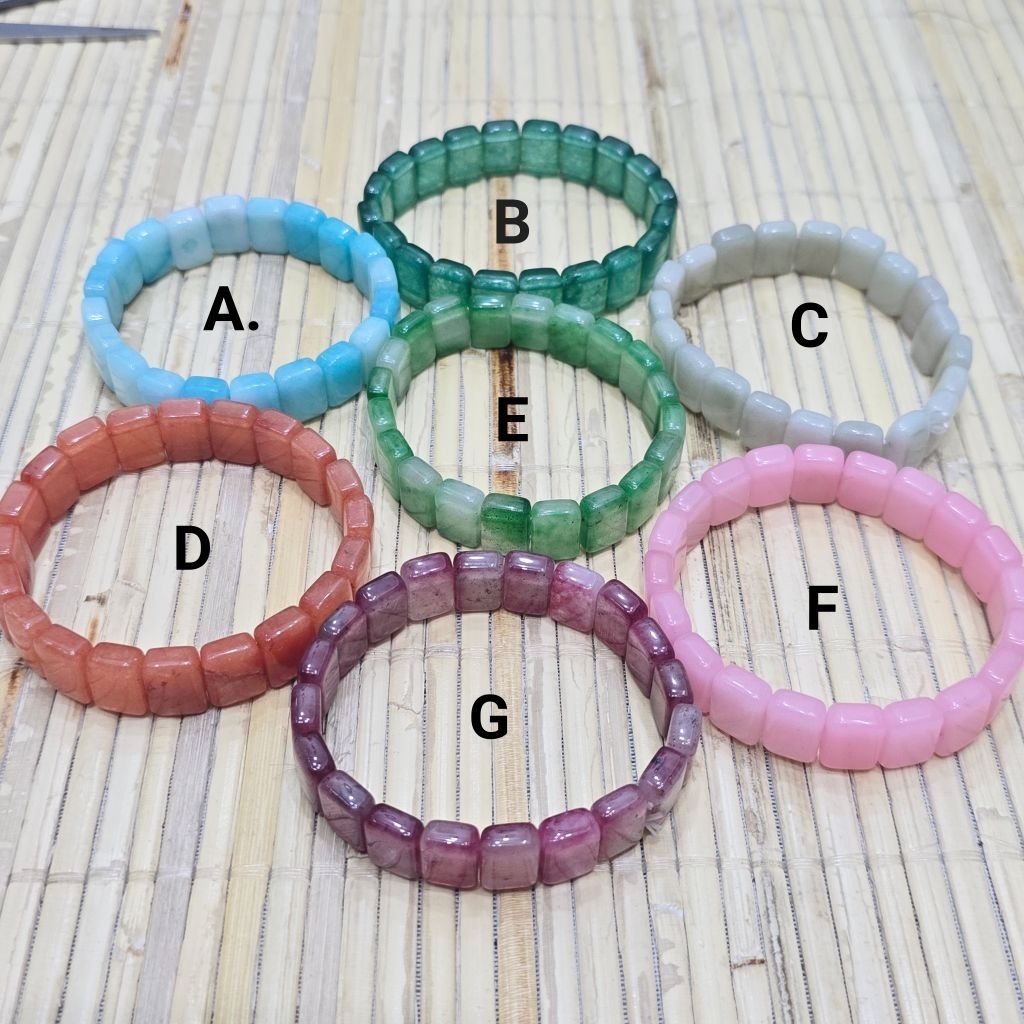 Gelang batu model kotak