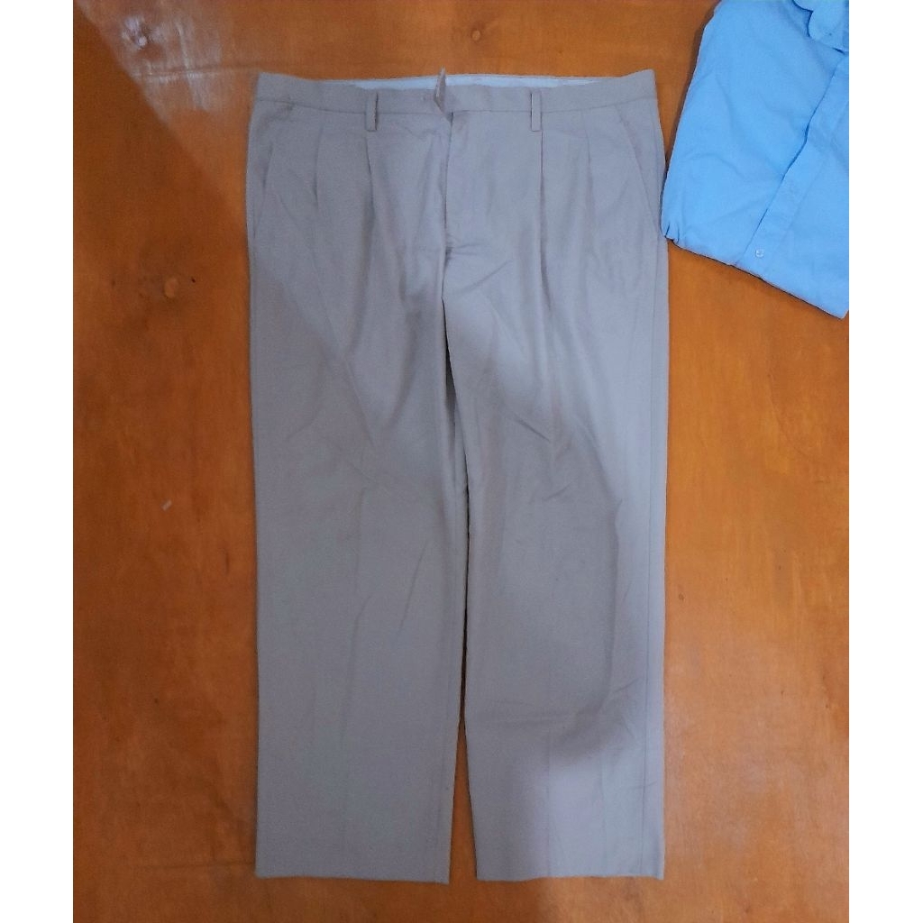 celana chinos Work pants uniqlo