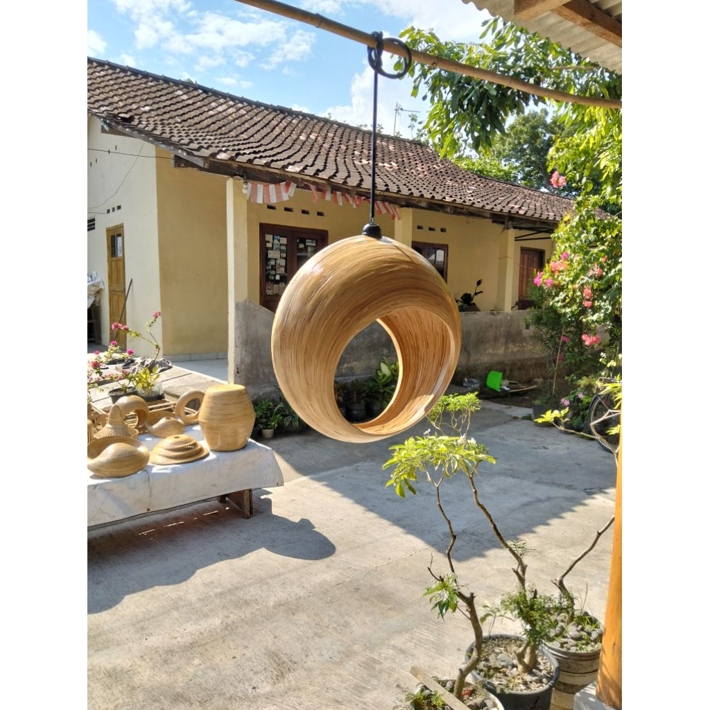 LAMPU GANTUNG BAMBU