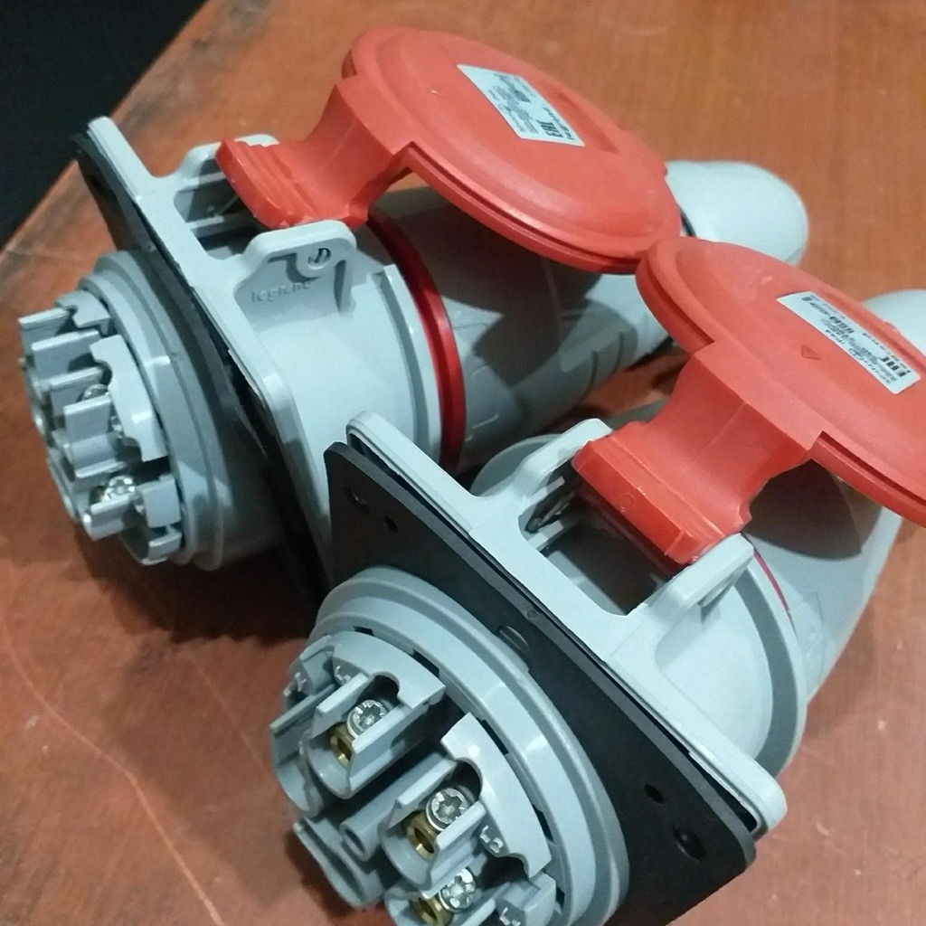 Socket legrand 3phase 5pin 32a jual per 1set