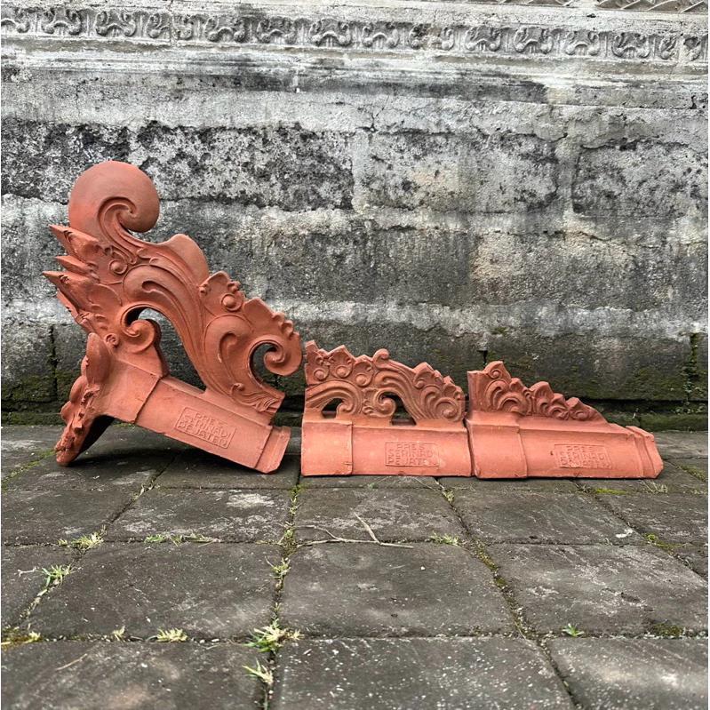 Wuwungan / nok atap hias bali genteng pojokan / wuwungan antik