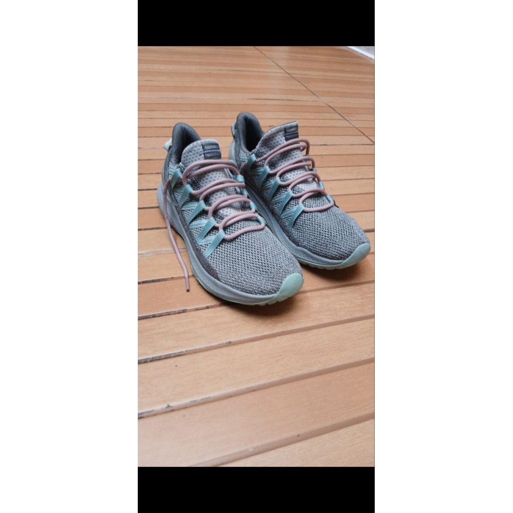 Sepatu trail run second. sepatu running second. sepatu running preloved. sepatu sneakers second. sep