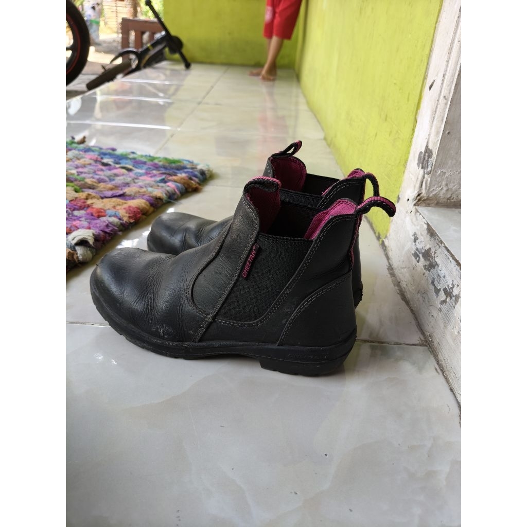 SEPATU SAFETY BOOTS ( CHEETAH)