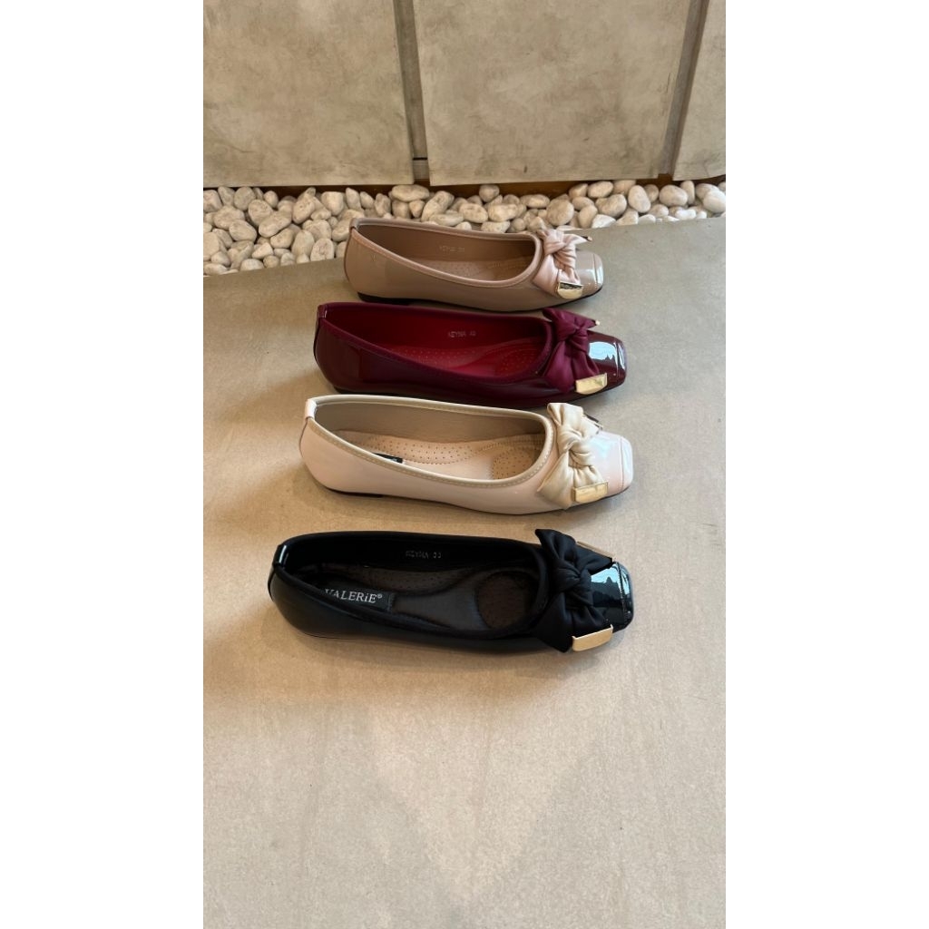 Keyna Flat VALERiE SHOES