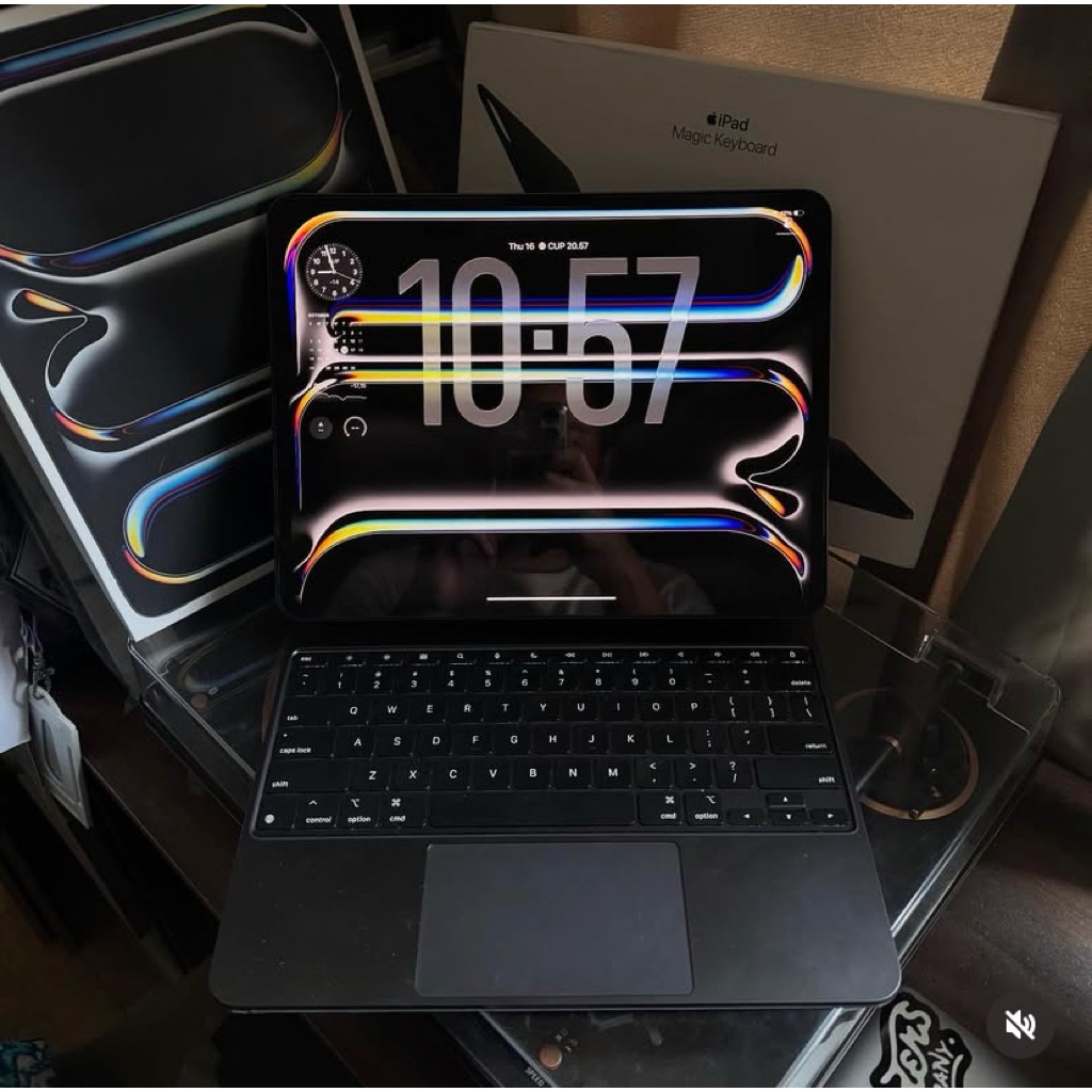 ipad pro M4 256gb 13 inch ibox garansi on + apple magic keyboard original fullset