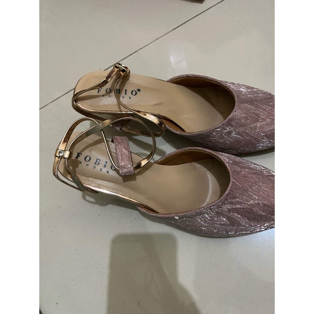 sepatu hak bekas fobio ukuran 40