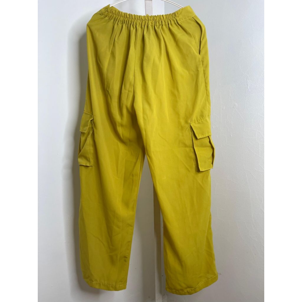preloved celana cargo kuning bydevina