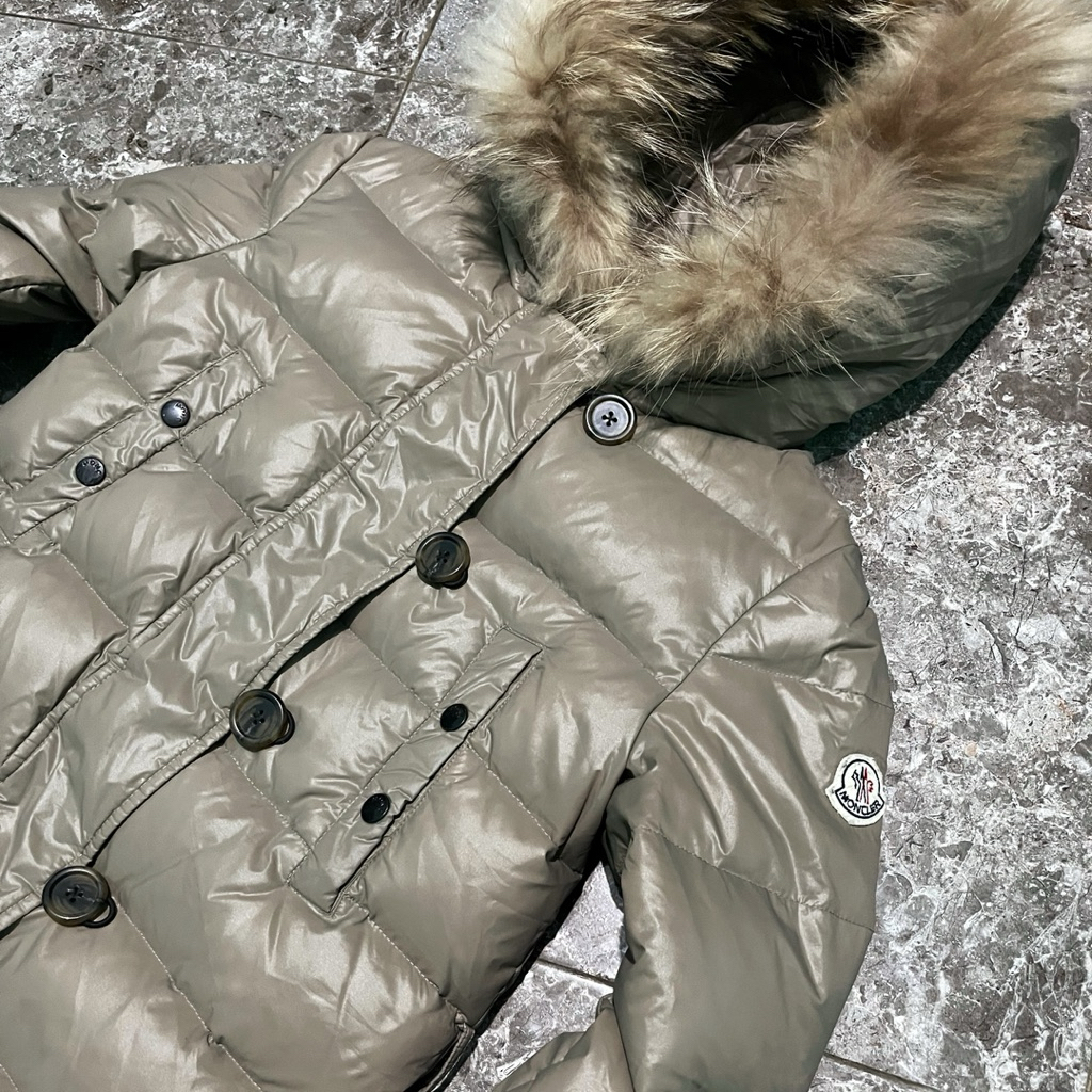 JAKET BULU ANGSA M*NCLER