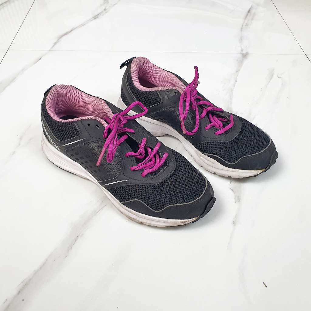 Sepatu Reebok Size 37 Second - Bekas - Preloved