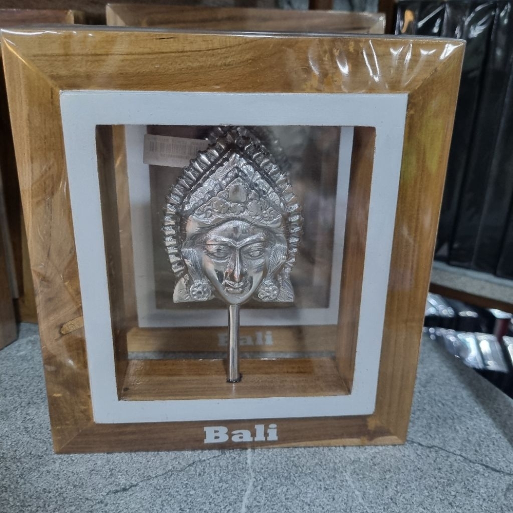 FRAME PAJANGAN BALI. KRISNA OLEH OLEH BALI