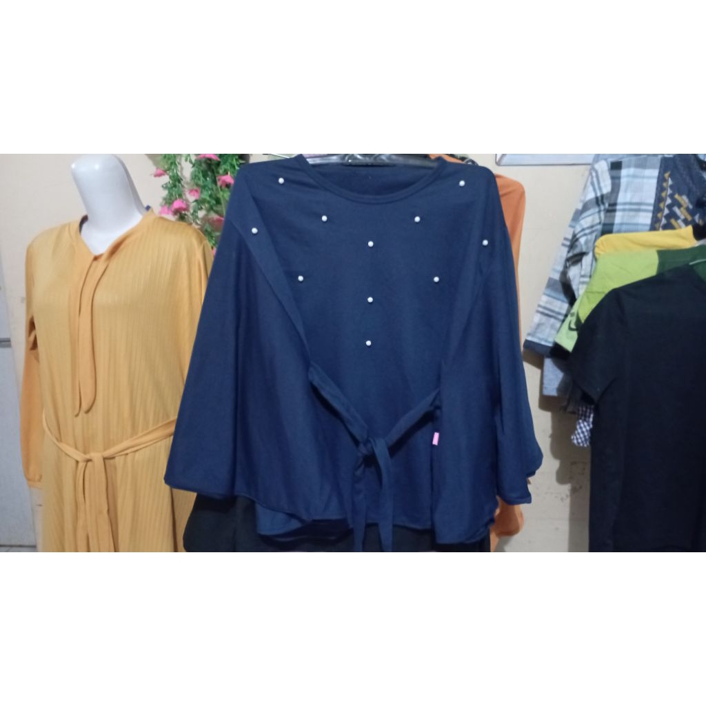 kaftan atasan bahan kaos brand midori masih bagus, warna navy