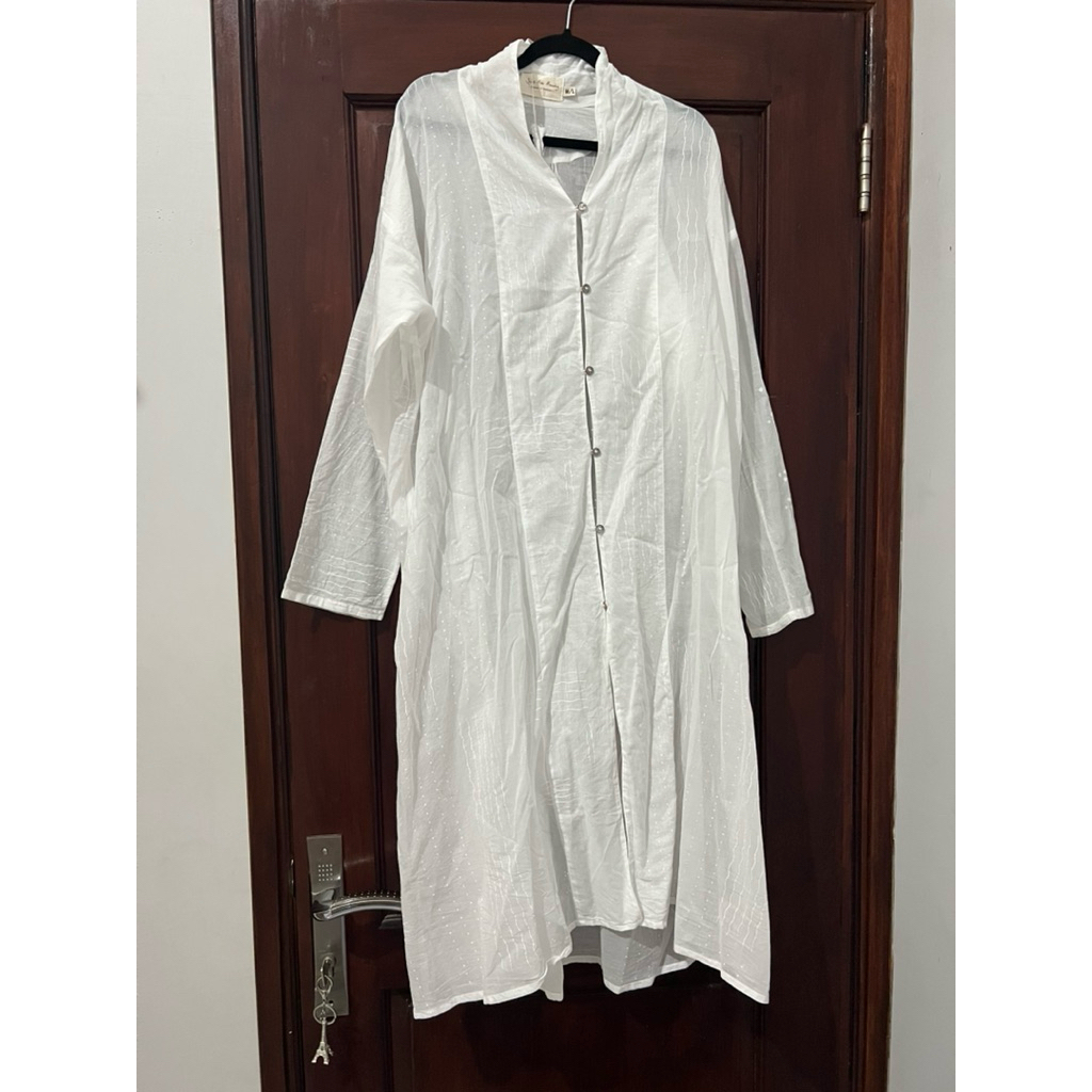 Sejauh Mata Memandang long kebaya