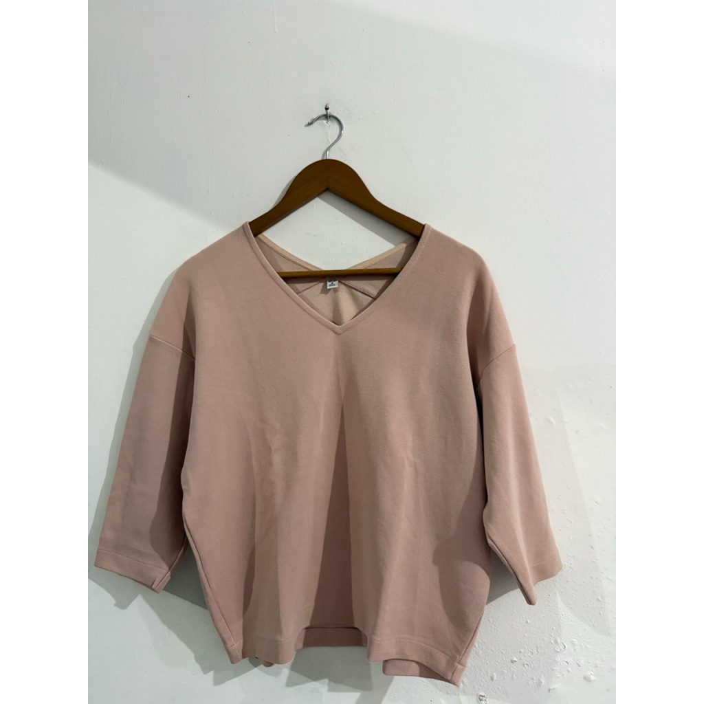 [Preloved] Uniqlo - Uni Knit 3D V-neck Lengan 3/4