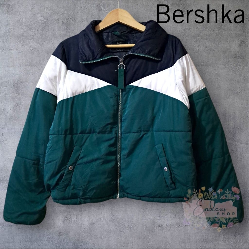 JAKET GELEMBUNG BOXY CEWEK BERSHKA SIZE M-L COLOR BLOCK